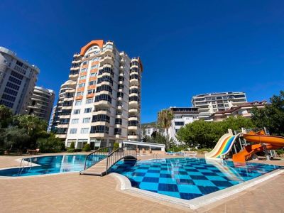 Na prodej světlý vzdušný a prostorný apartmán se 2 ložnicemi Alanya Cikcilli